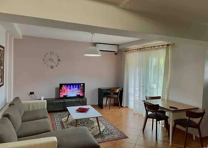 شقة In Skanderbeg Square - Center 1 *