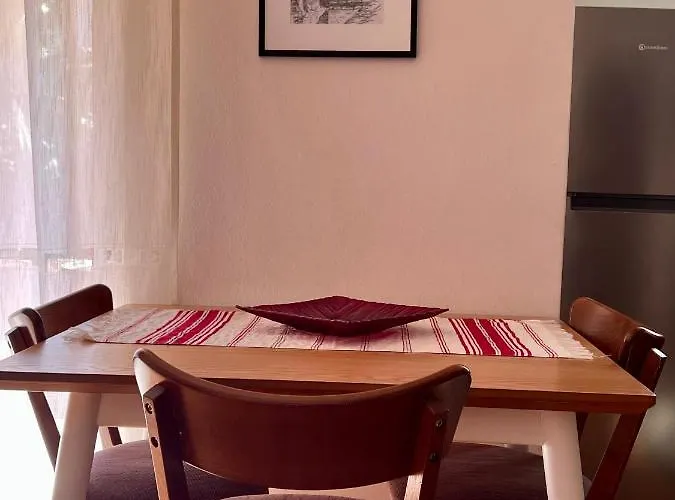 In Skanderbeg Square - Center 1 Апартаменты *